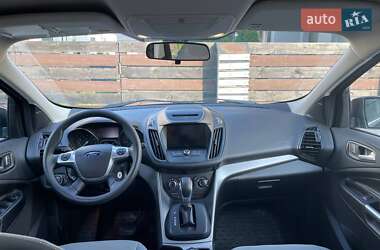 Внедорожник / Кроссовер Ford Escape 2016 в 