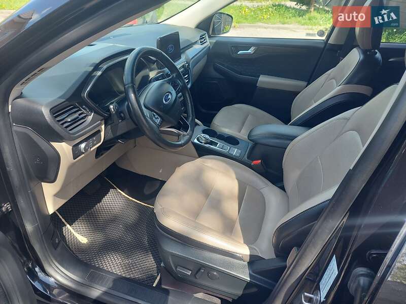 Позашляховик / Кросовер Ford Escape 2019 в Рівному