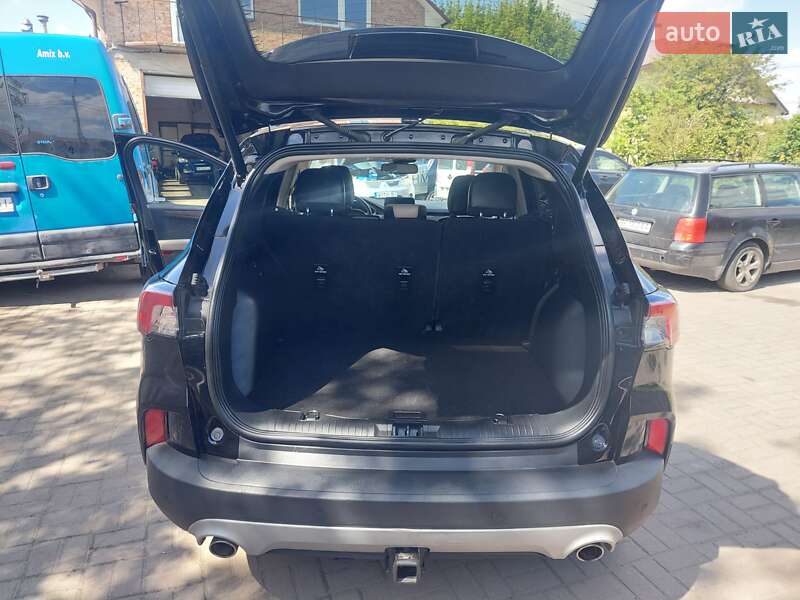 Позашляховик / Кросовер Ford Escape 2019 в Рівному