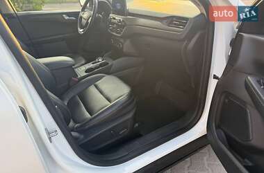 Внедорожник / Кроссовер Ford Escape 2020 в 