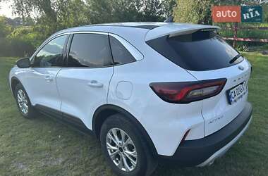 Внедорожник / Кроссовер Ford Escape 2023 в 