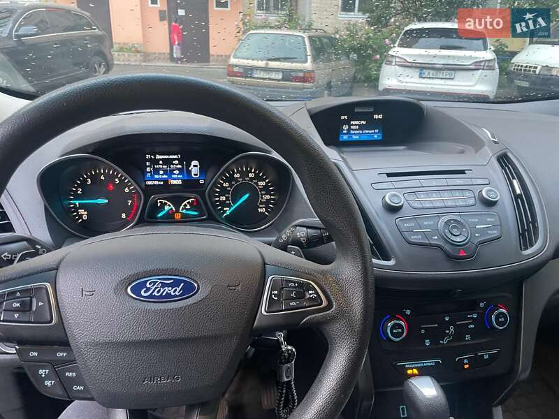 Внедорожник / Кроссовер Ford Escape 2017 в Киеве