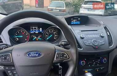 Позашляховик / Кросовер Ford Escape 2017 в 