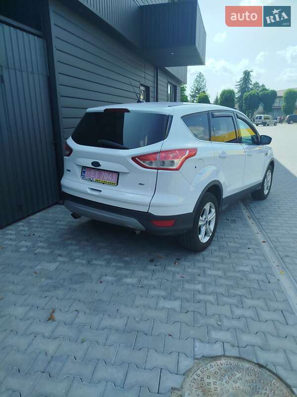 Внедорожник / Кроссовер Ford Escape 2016 в Дубно