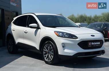 Внедорожник / Кроссовер Ford Escape 2020 в 