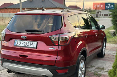 Внедорожник / Кроссовер Ford Escape 2016 в 