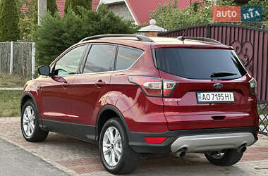 Внедорожник / Кроссовер Ford Escape 2016 в 