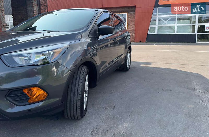 Внедорожник / Кроссовер Ford Escape 2018 в Чернигове