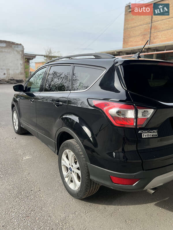 Позашляховик / Кросовер Ford Escape 2017 в Рівному
