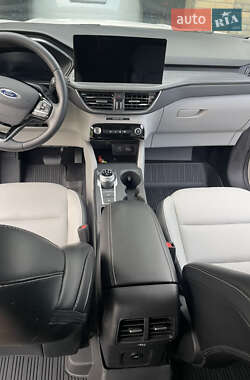 Внедорожник / Кроссовер Ford Escape 2023 в 