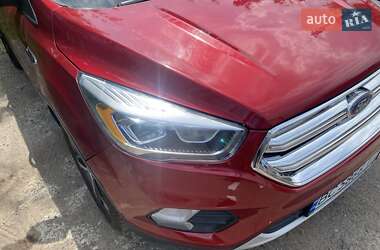 Внедорожник / Кроссовер Ford Escape 2018 в 