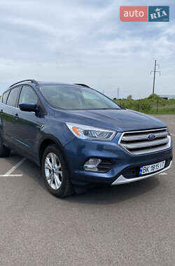 Внедорожник / Кроссовер Ford Escape 2018 в Ровно