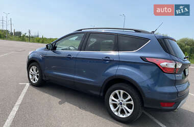 Внедорожник / Кроссовер Ford Escape 2018 в 