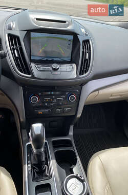 Внедорожник / Кроссовер Ford Escape 2018 в 