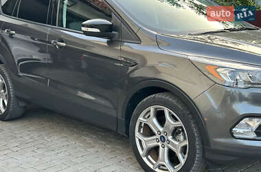 Внедорожник / Кроссовер Ford Escape 2017 в 