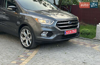 Внедорожник / Кроссовер Ford Escape 2017 в 