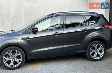 Внедорожник / Кроссовер Ford Escape 2017 в 