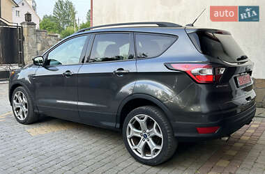 Внедорожник / Кроссовер Ford Escape 2017 в 