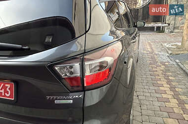 Внедорожник / Кроссовер Ford Escape 2017 в 