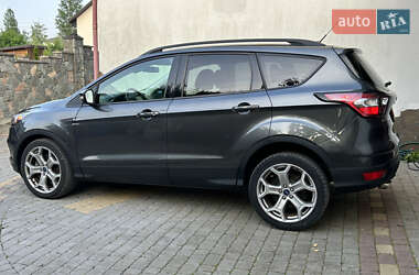 Внедорожник / Кроссовер Ford Escape 2017 в 