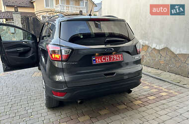 Внедорожник / Кроссовер Ford Escape 2017 в 