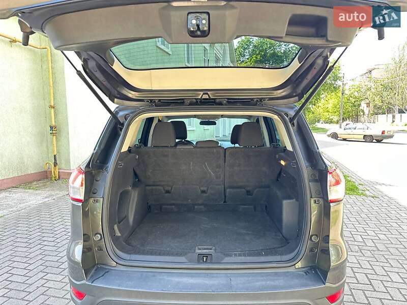 Внедорожник / Кроссовер Ford Escape 2016 в Николаеве