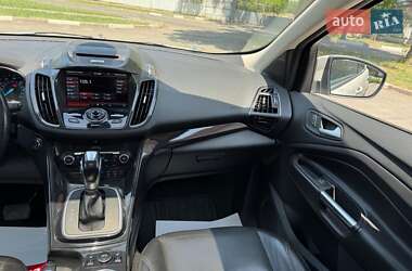Внедорожник / Кроссовер Ford Escape 2014 в 