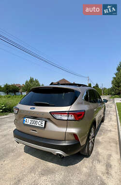 Внедорожник / Кроссовер Ford Escape 2020 в 