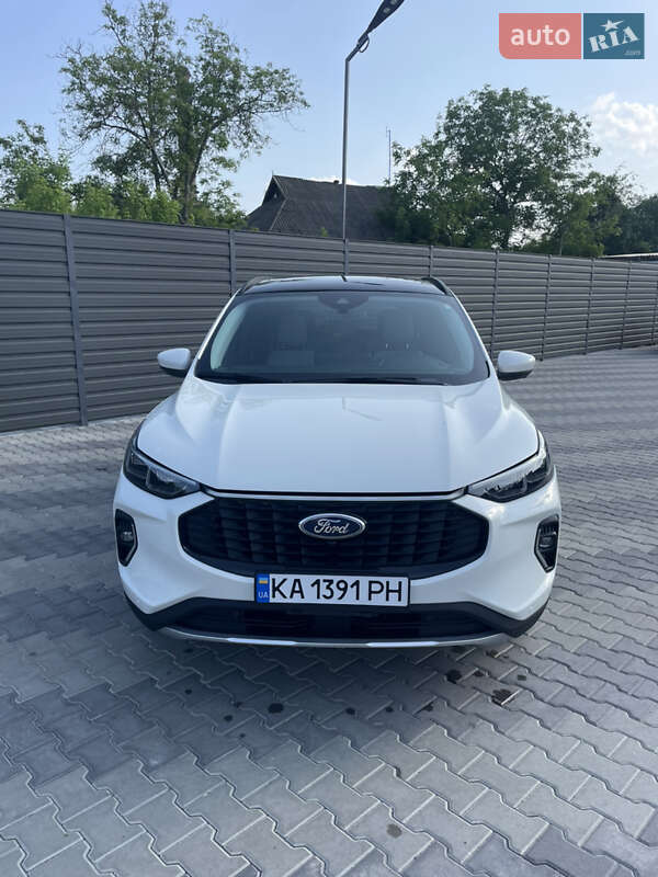 Внедорожник / Кроссовер Ford Escape 2023 в 