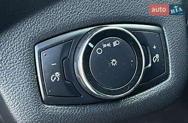 Позашляховик / Кросовер Ford Escape 2014 в 