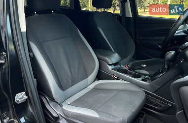 Позашляховик / Кросовер Ford Escape 2014 в 