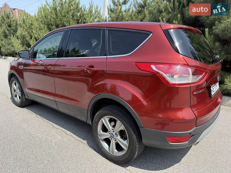 Внедорожник / Кроссовер Ford Escape 2016 в Днепре
