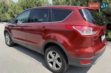 Внедорожник / Кроссовер Ford Escape 2016 в 