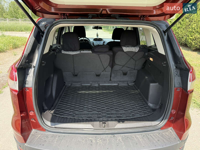 Внедорожник / Кроссовер Ford Escape 2016 в Днепре