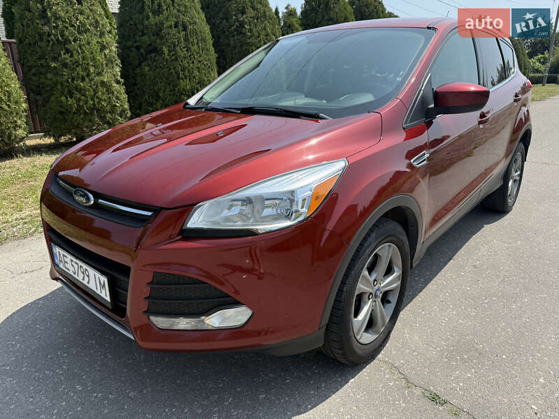 Внедорожник / Кроссовер Ford Escape 2016 в Днепре