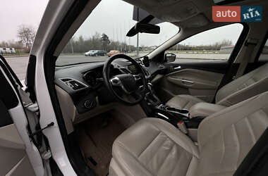 Позашляховик / Кросовер Ford Escape 2014 в 