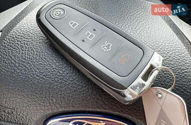 Внедорожник / Кроссовер Ford Escape 2015 в 