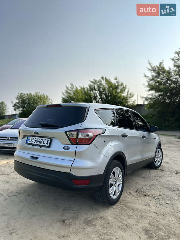 Внедорожник / Кроссовер Ford Escape 2017 в Чернигове