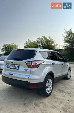 Внедорожник / Кроссовер Ford Escape 2017 в 