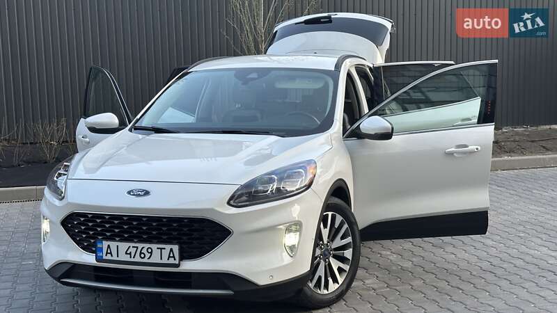 Внедорожник / Кроссовер Ford Escape 2020 в Вишневом