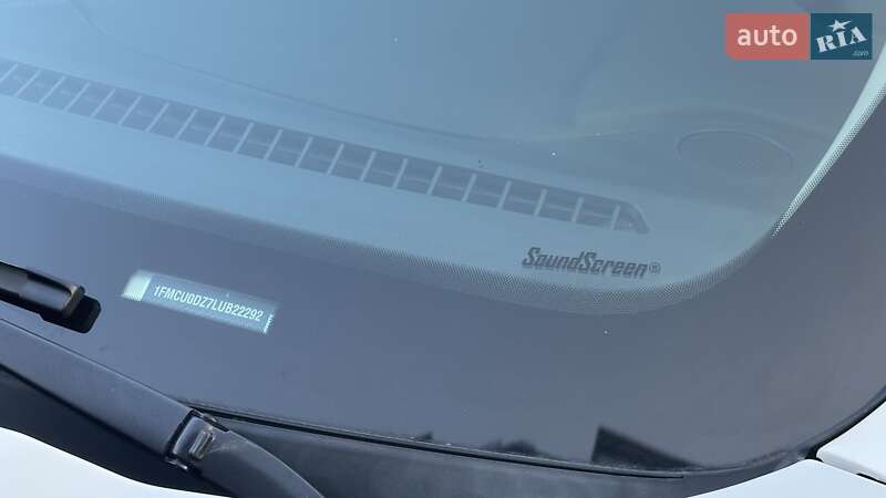 Внедорожник / Кроссовер Ford Escape 2020 в Вишневом