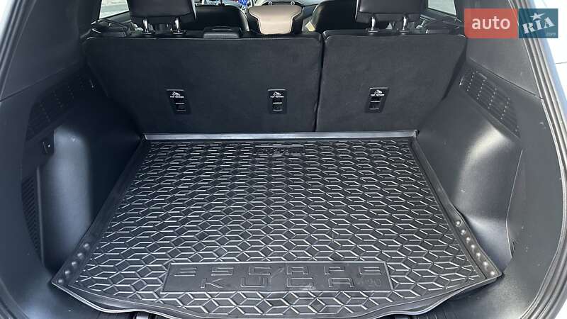 Внедорожник / Кроссовер Ford Escape 2020 в Вишневом