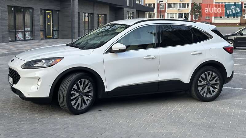 Внедорожник / Кроссовер Ford Escape 2020 в Вишневом