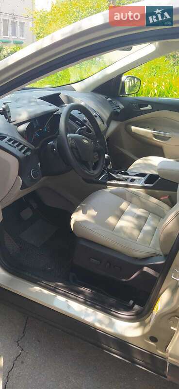 Внедорожник / Кроссовер Ford Escape 2017 в Ровно