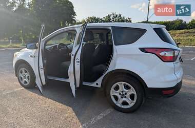 Внедорожник / Кроссовер Ford Escape 2017 в 