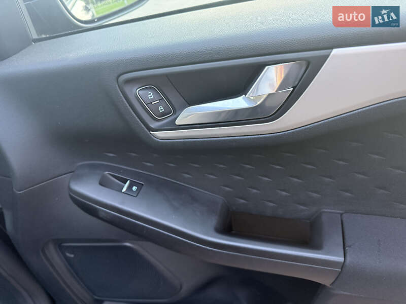 Внедорожник / Кроссовер Ford Escape 2019 в Виннице