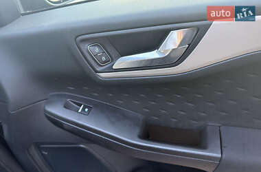 Внедорожник / Кроссовер Ford Escape 2019 в 