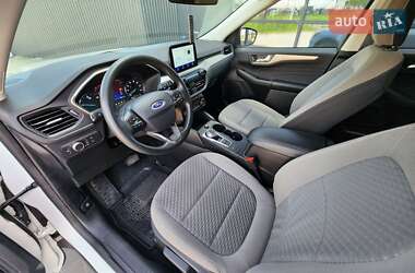 Внедорожник / Кроссовер Ford Escape 2021 в 