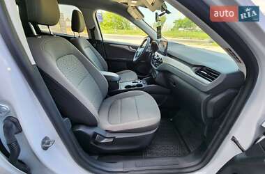Внедорожник / Кроссовер Ford Escape 2021 в 