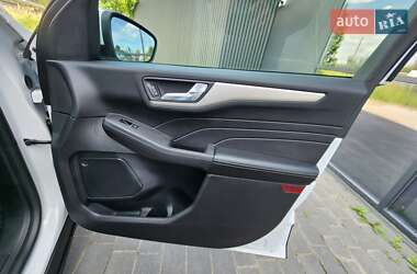 Внедорожник / Кроссовер Ford Escape 2021 в 